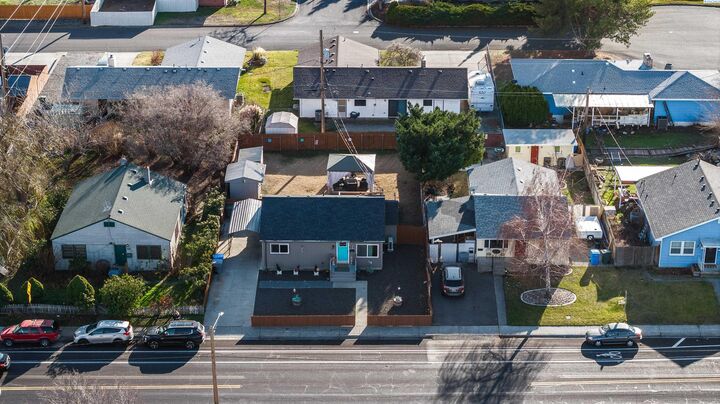 Property Photo:  1419 Van Giesen St  WA 99354 