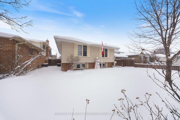 Property Photo:  6 Spartan Drive  ON N3R 6C7 