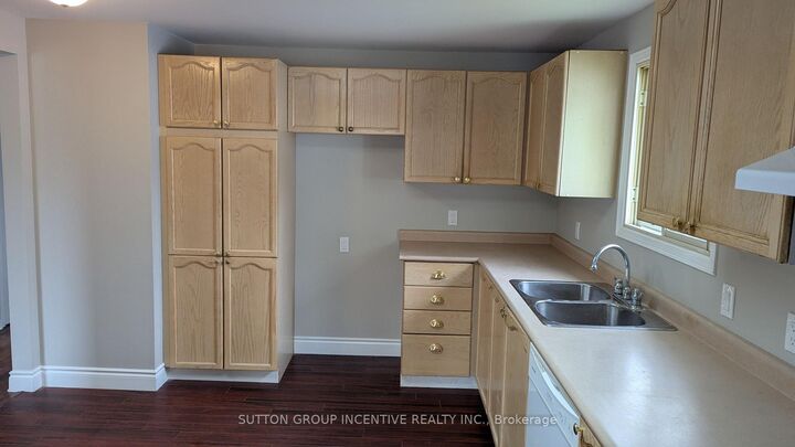 Property Photo: 49 Royal Oak Drive ON L0L 1L0