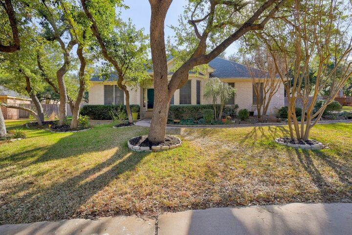 Property Photo:  301 Rim Rock Drive  TX 78628 