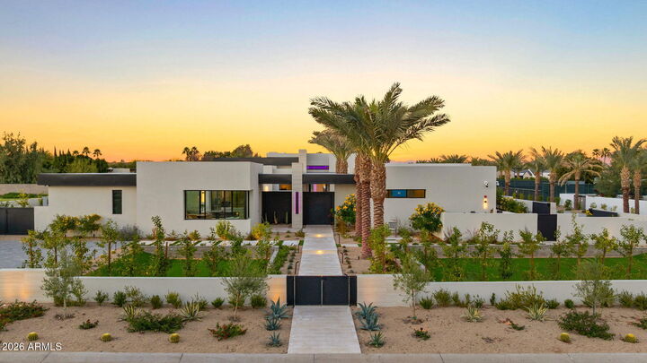 Property Photo: 6824 E Hummingbird Lane AZ 85253