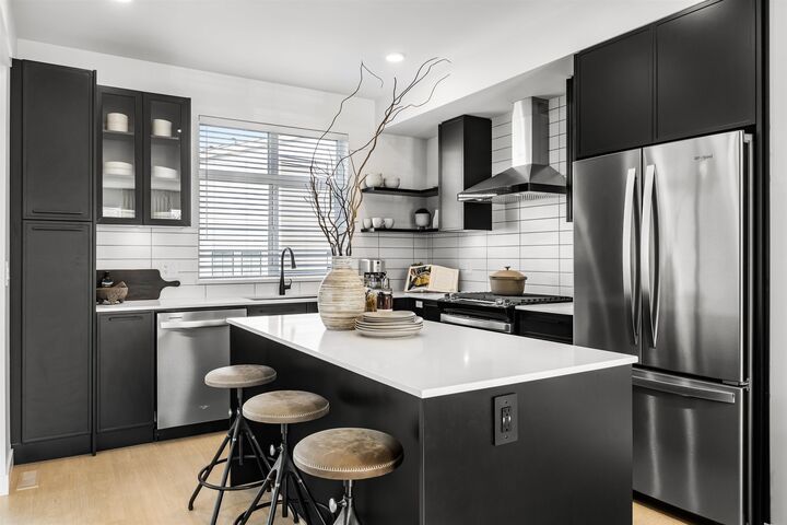 Property Photo:  2886 Montrose Avenue 78  BC V2S 0N7 