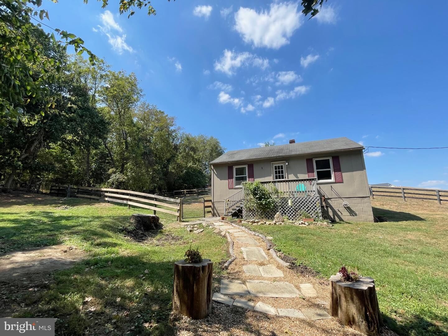 Property Photo:  18390 Silcott Springs Road  VA 20132 