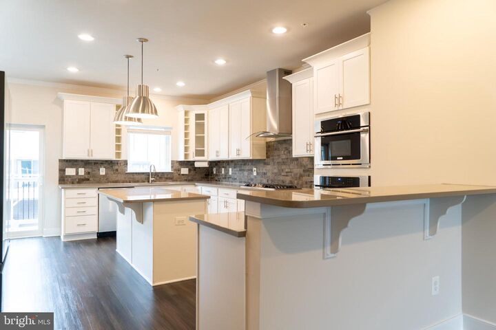 Property Photo:  54 Verdant Oak Aly Alley  MD 20871 