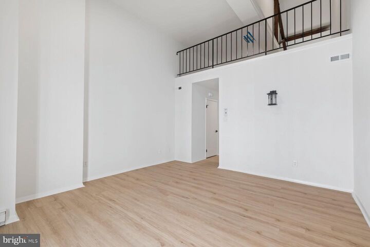 Property Photo:  207 S Patrick Street 302  VA 22314 