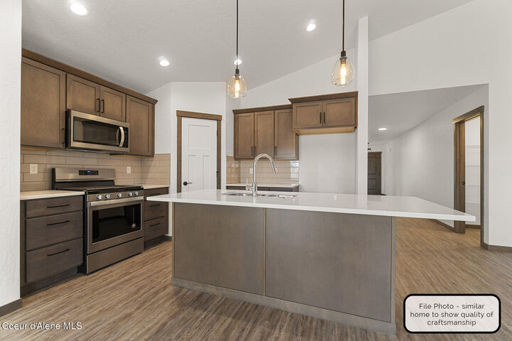 Property Photo:  880 E Valley St S  ID 83822 