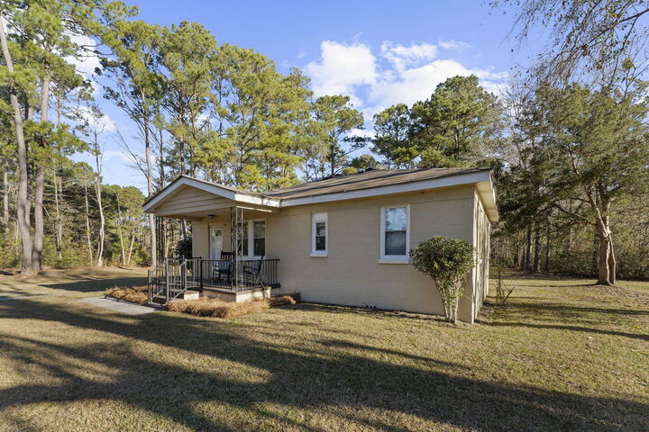 Property Photo:  3574 Kitford Road  SC 29455 