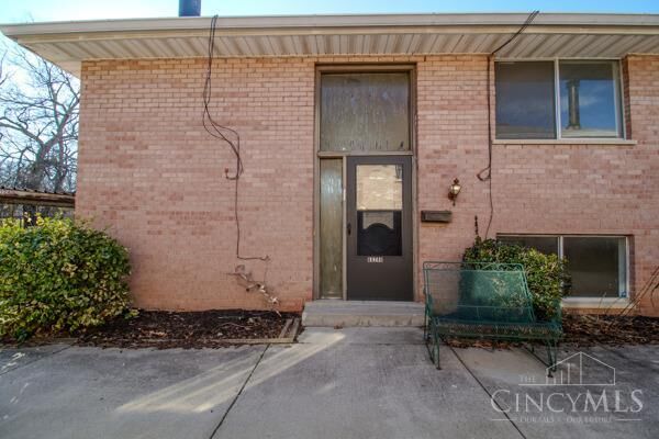 Property Photo: 6024 Ridgeacres Drive OH 45237