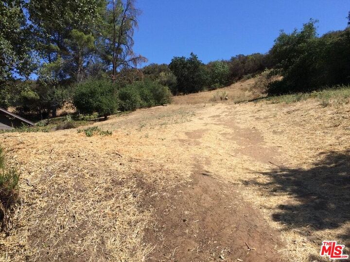 Property Photo:  23670 Summit Dr  CA 91302 