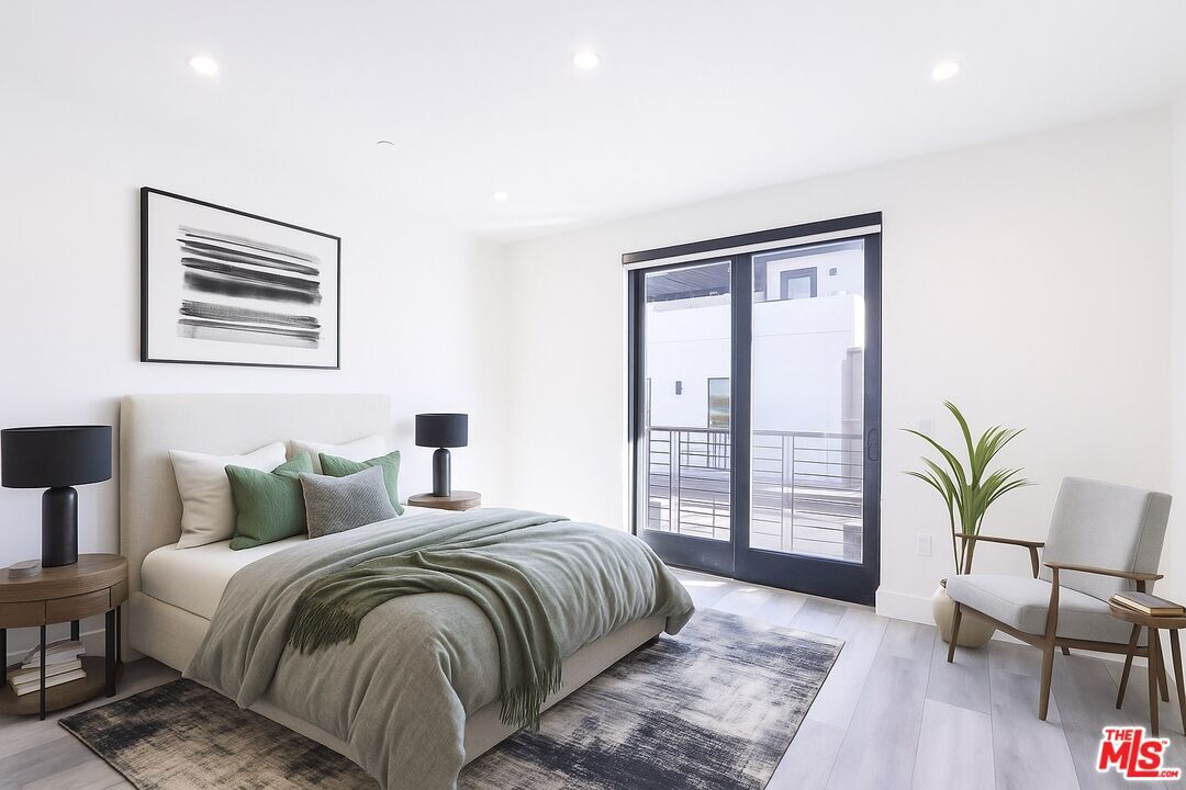 Property Photo:  11800 Courtleigh Dr  CA 90066 