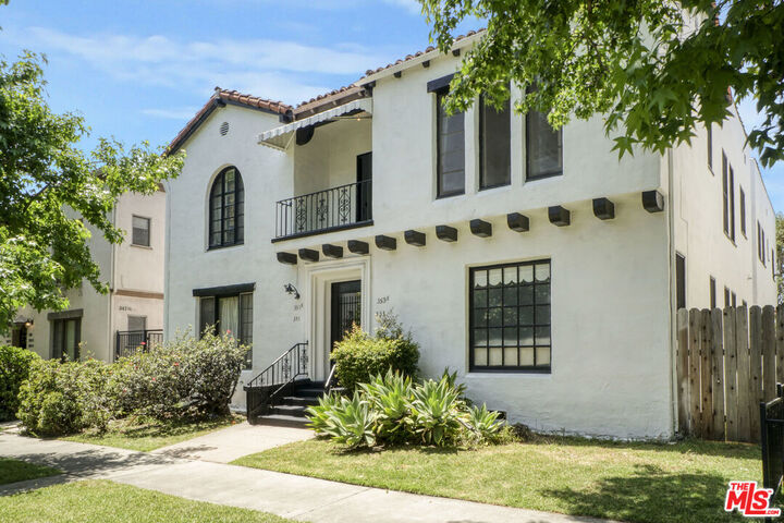 Property Photo:  351 N Orange Grove Ave  CA 90036 
