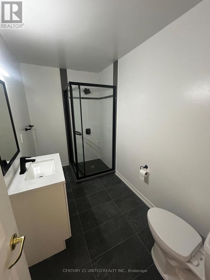 Property Photo:  174.5 Hunter Street West 6  ON K9H 2L2 