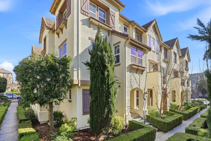 Property Photo:  196 Heligan Ln 4  CA 94551 