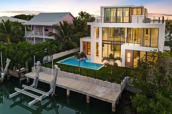 Property Photo:  181 Nautilus Drive  FL 33036 