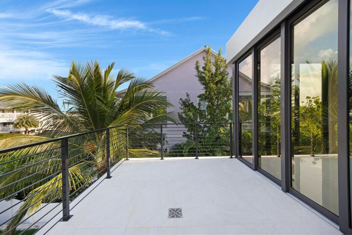 Property Photo:  181 Nautilus Drive  FL 33036 