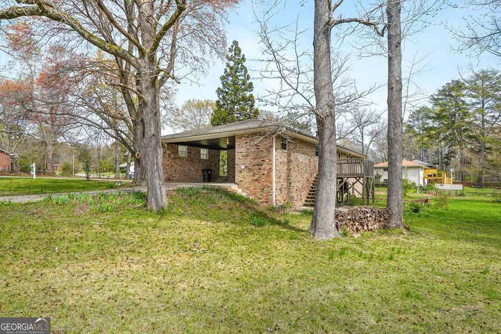 Property Photo: 6428 Melrose Drive GA 30134