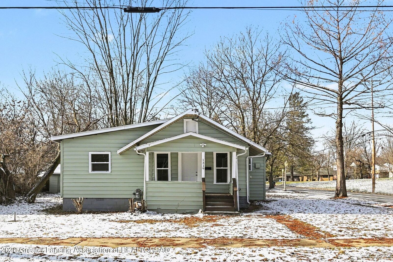 Property Photo:  1319 Maryland Avenue  MI 48906 