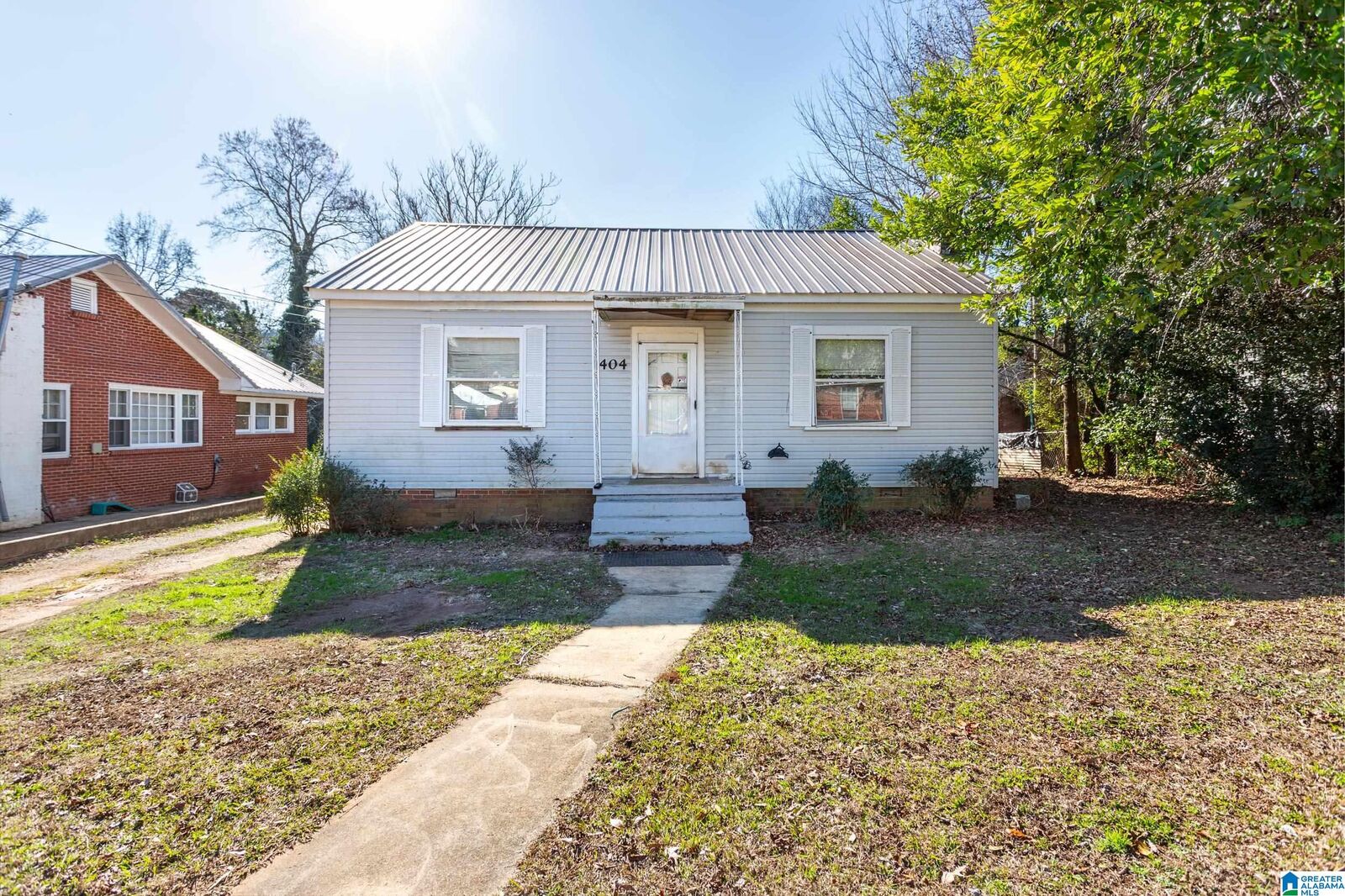 Property Photo:  1404 E 10th Street  AL 36207 