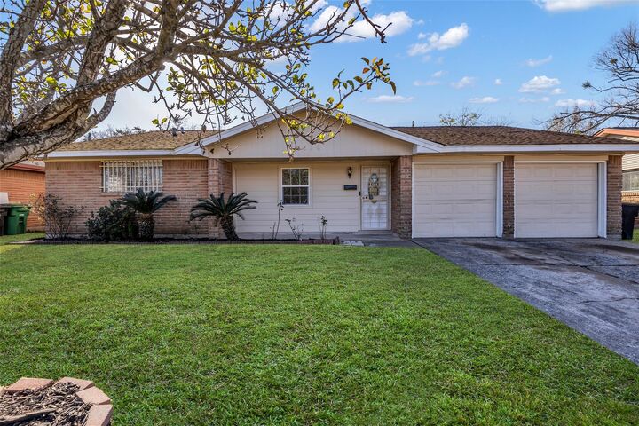 Property Photo:  7226 Kingsway Drive  TX 77087 