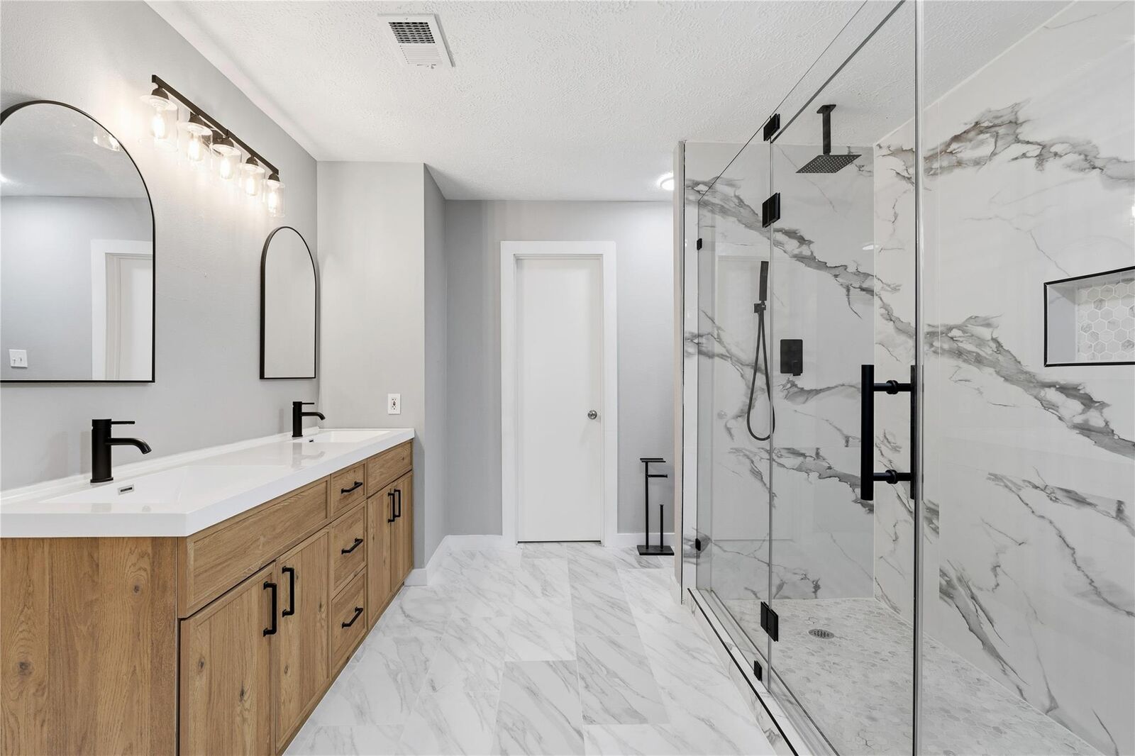 Property Photo:  10422 Mist Lane  TX 77070 