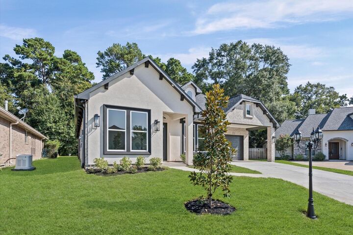 Property Photo:  151 Wyndemere Drive  TX 77356 