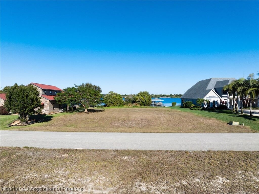 Property Photo:  494 Sunset Pointe Drive  FL 33852 