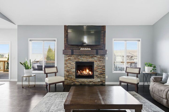 Property Photo: 2301 NE 12th Street IA 50111