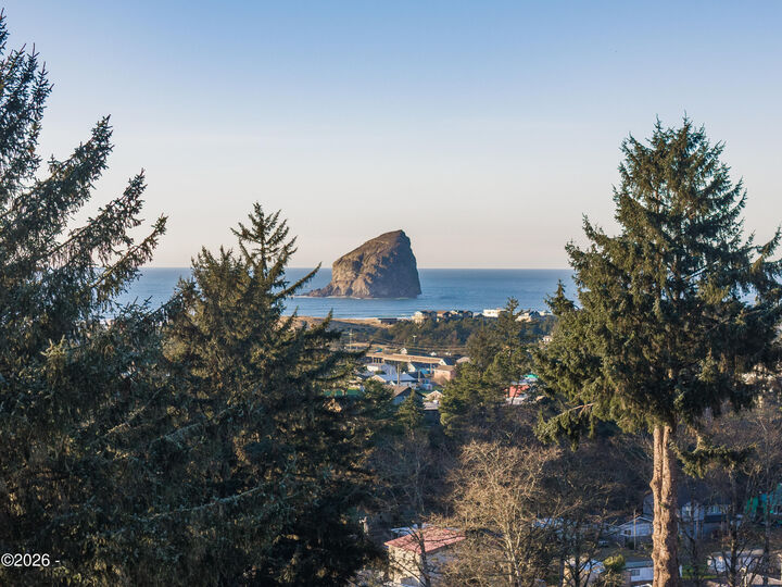 Property Photo:  35530 Lower Loop Road  OR 97135 