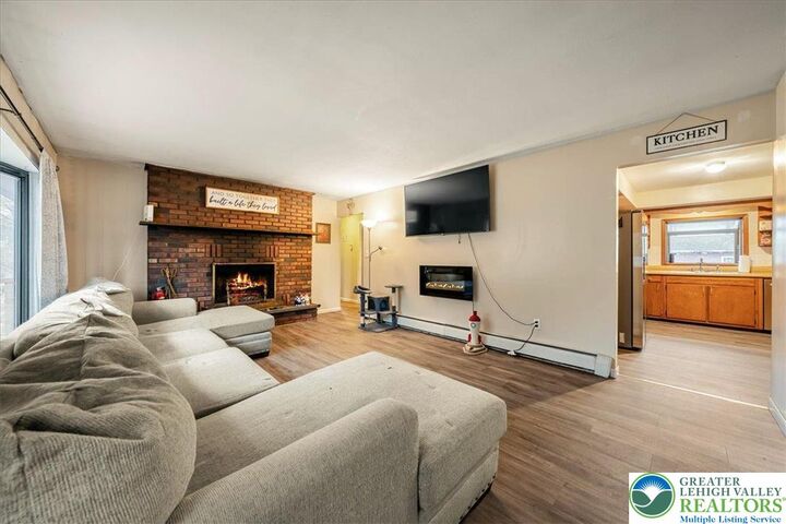 Property Photo:  159 Summit Avenue  PA 18346 