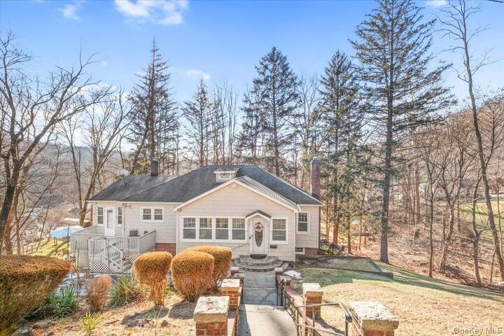 Property Photo:  9 Crescent Hill Drive  NY 10567 