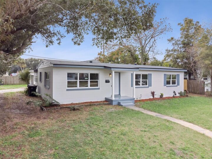 Property Photo:  4322 Lancashire Lane  FL 32812 