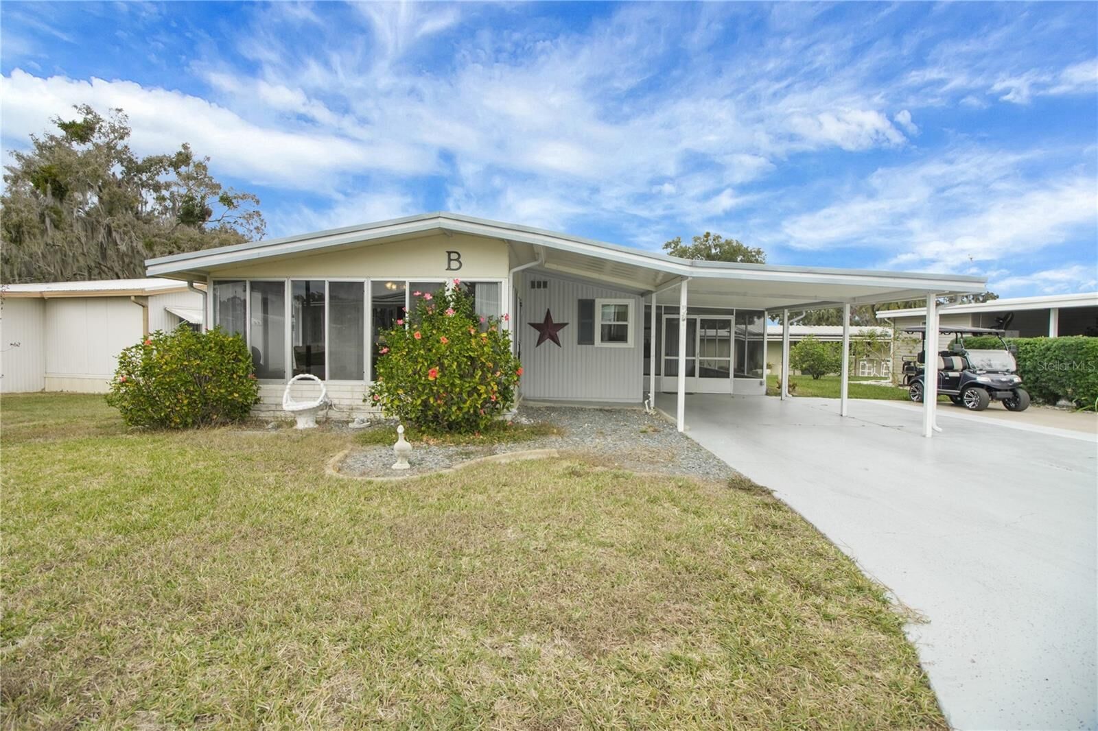 Property Photo: 11 Orangewood Drive FL 34731