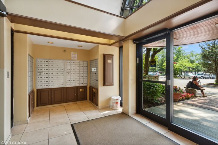 Property Photo:  509 Aurora Avenue 109  IL 60540 