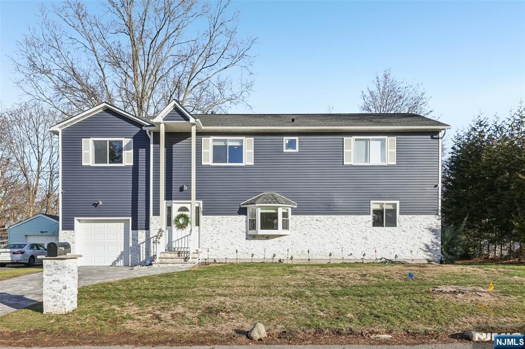 Property Photo:  17 Maple Avenue  NJ 07430 