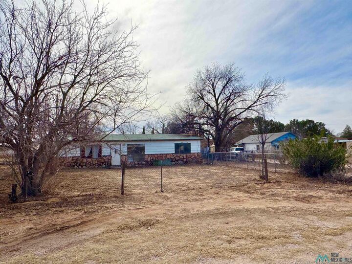 Property Photo: 213 S La Huerta Circle NM 88220