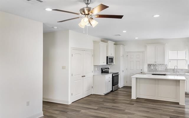 Property Photo:  6918 Goya Avenue A  LA 70806 