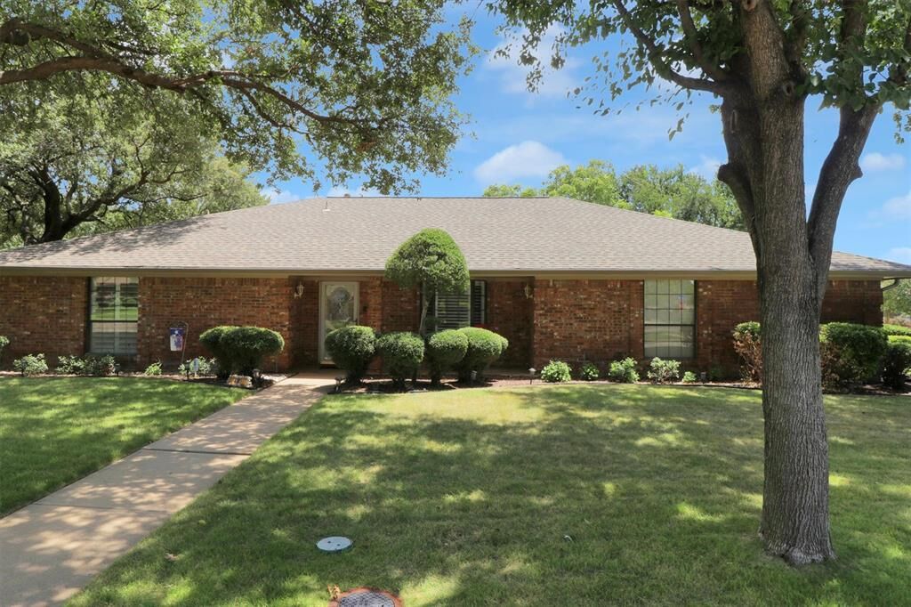 Property Photo:  490 Sellmeyer Lane  TX 75077 