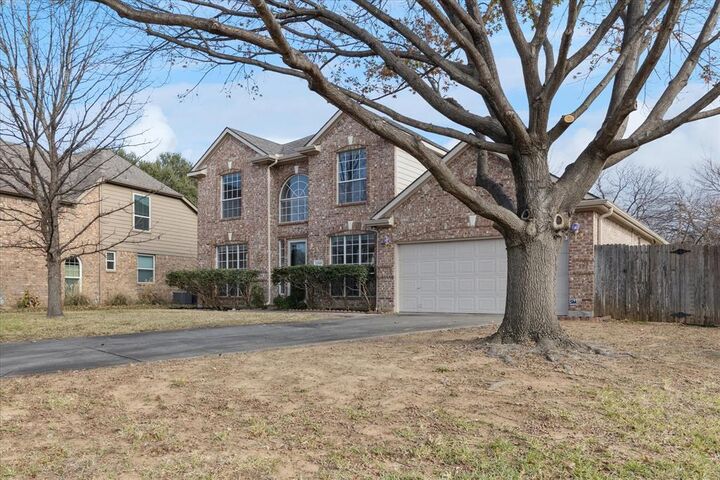 Property Photo:  2300 Caldwell Drive  TX 76021 