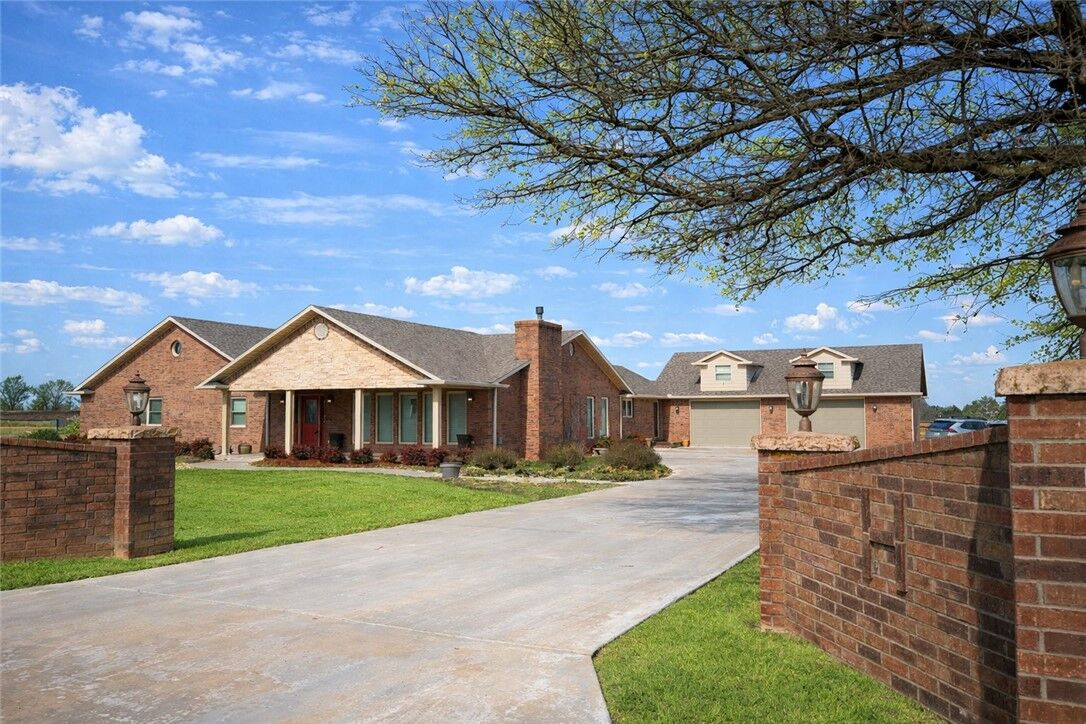 Property Photo:  1325 Little Flock Drive  AR 72756 