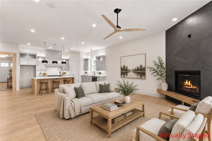 Property Photo:  831 Greenhorn Street  AR 72712 