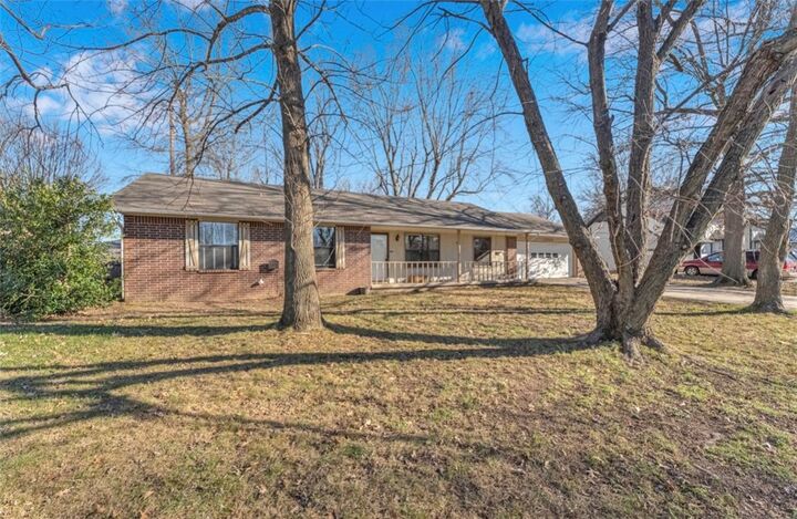 Property Photo:  1309 Jennifer Street  AR 72762 