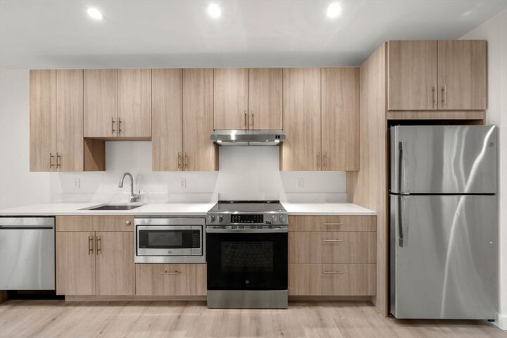 Property Photo:  1151 Walnut St 301  MA 02461 