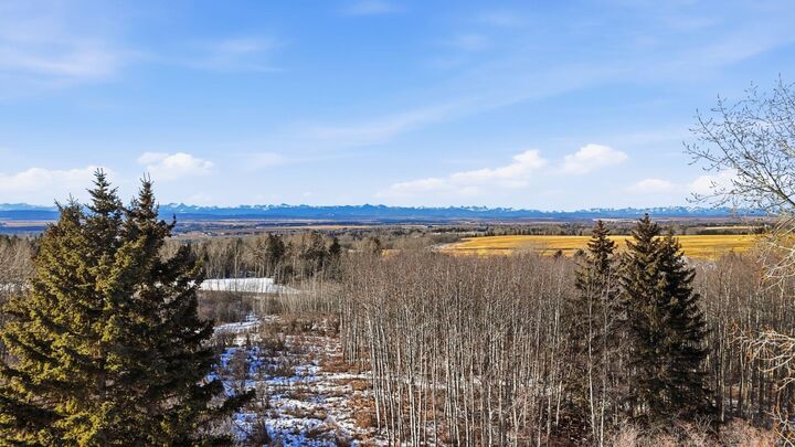 Property Photo:  237 Escarpment Drive  AB T3Z 3M8 
