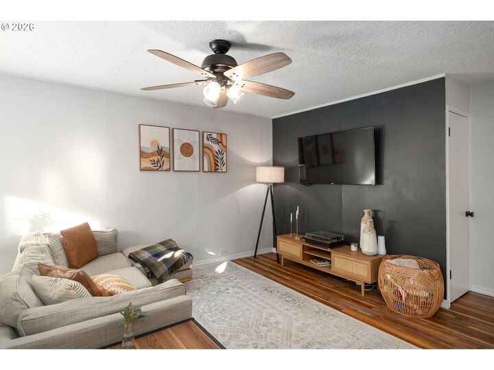 Property Photo: 14312 SE Oatfield Rd OR 97267