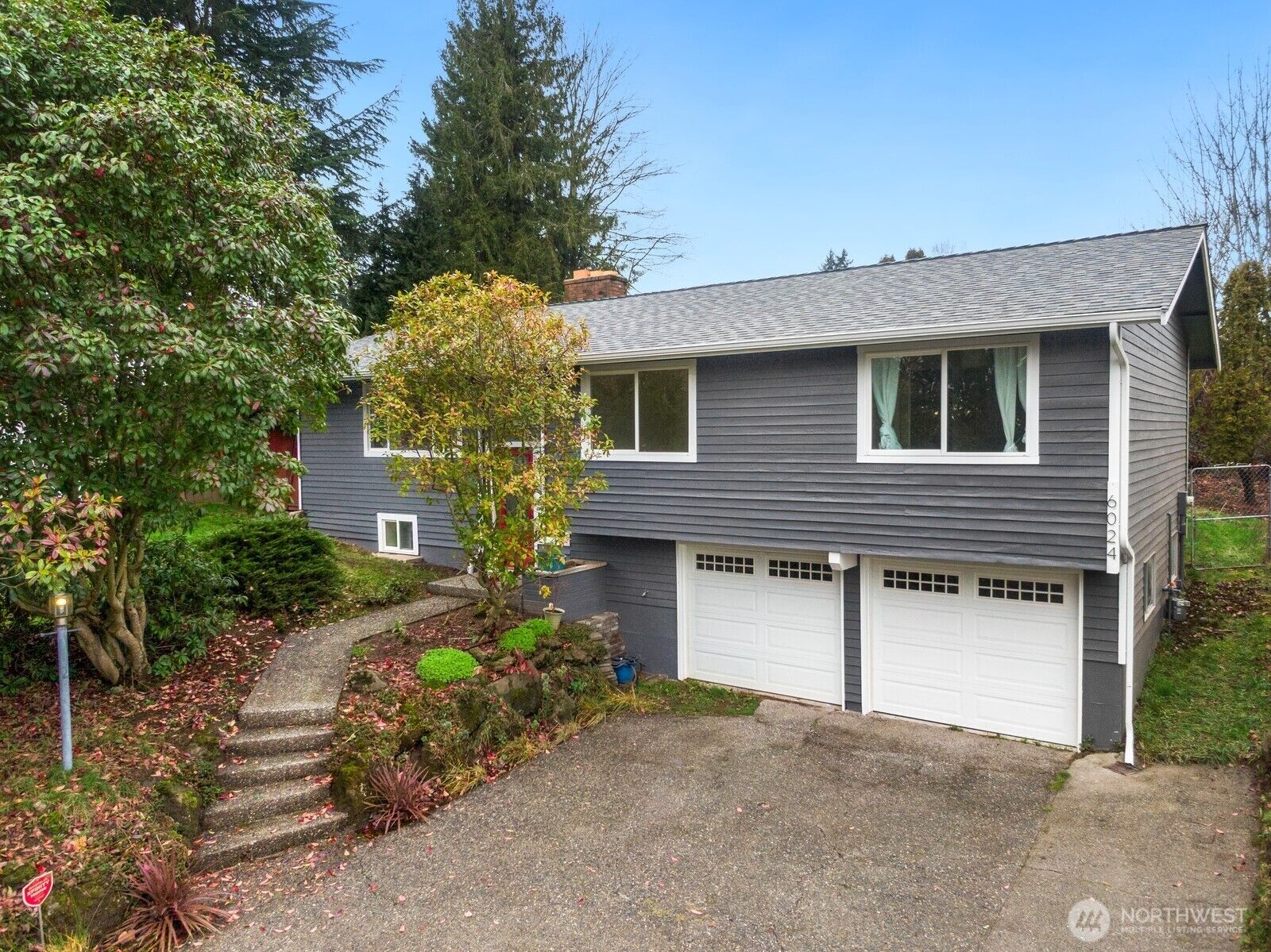 Property Photo:  6024 S 127th Place  WA 98178 