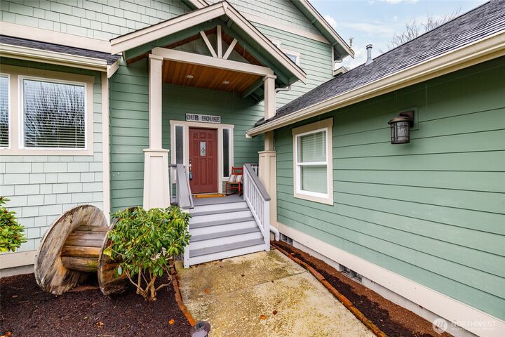 Property Photo:  206  Dalan Place  WA 98257 