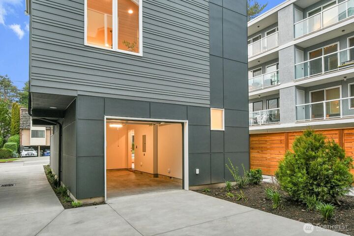 Property Photo:  6516  23rd Avenue NE  WA 98115 