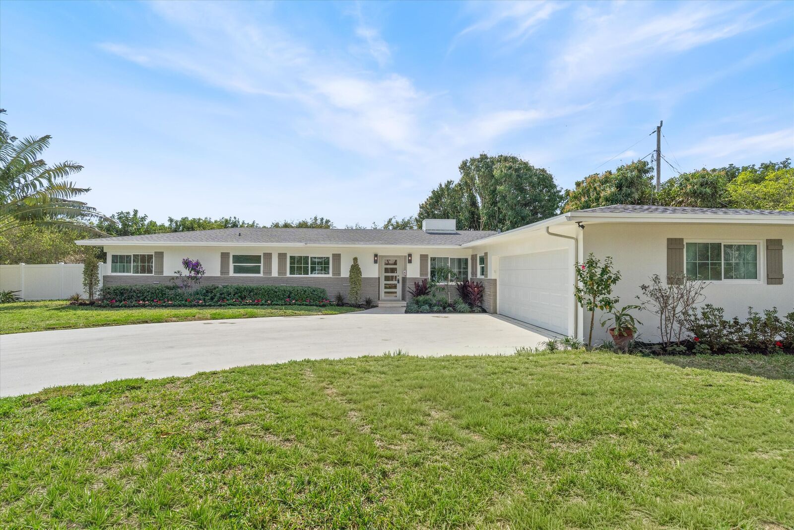 Property Photo:  200 NW 2nd Street  FL 33444 