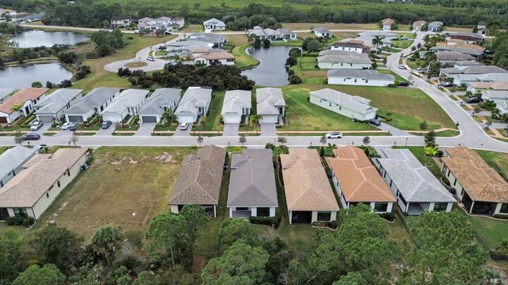 Property Photo:  176 SE Via Sangro  FL 34952 