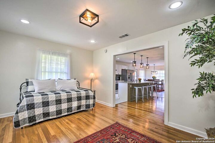 Property Photo:  1519 Santa Anna  TX 78201 